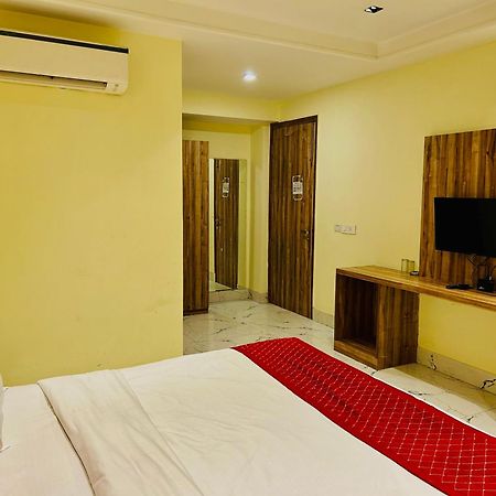 Goodluck House Near Terminal 3 Igi Airport Hotel New Delhi Bagian luar foto