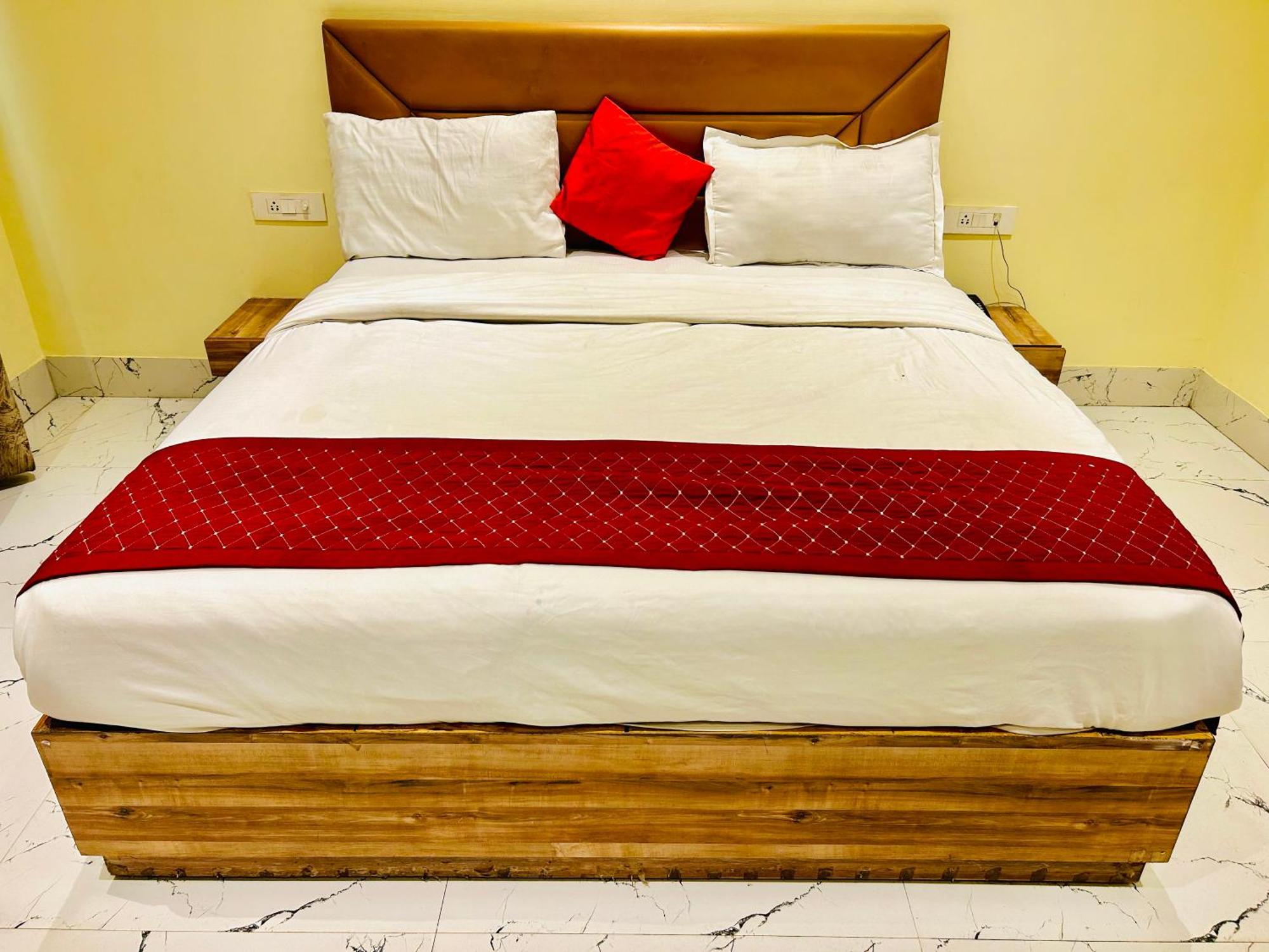 Goodluck House Near Terminal 3 Igi Airport Hotel New Delhi Bagian luar foto