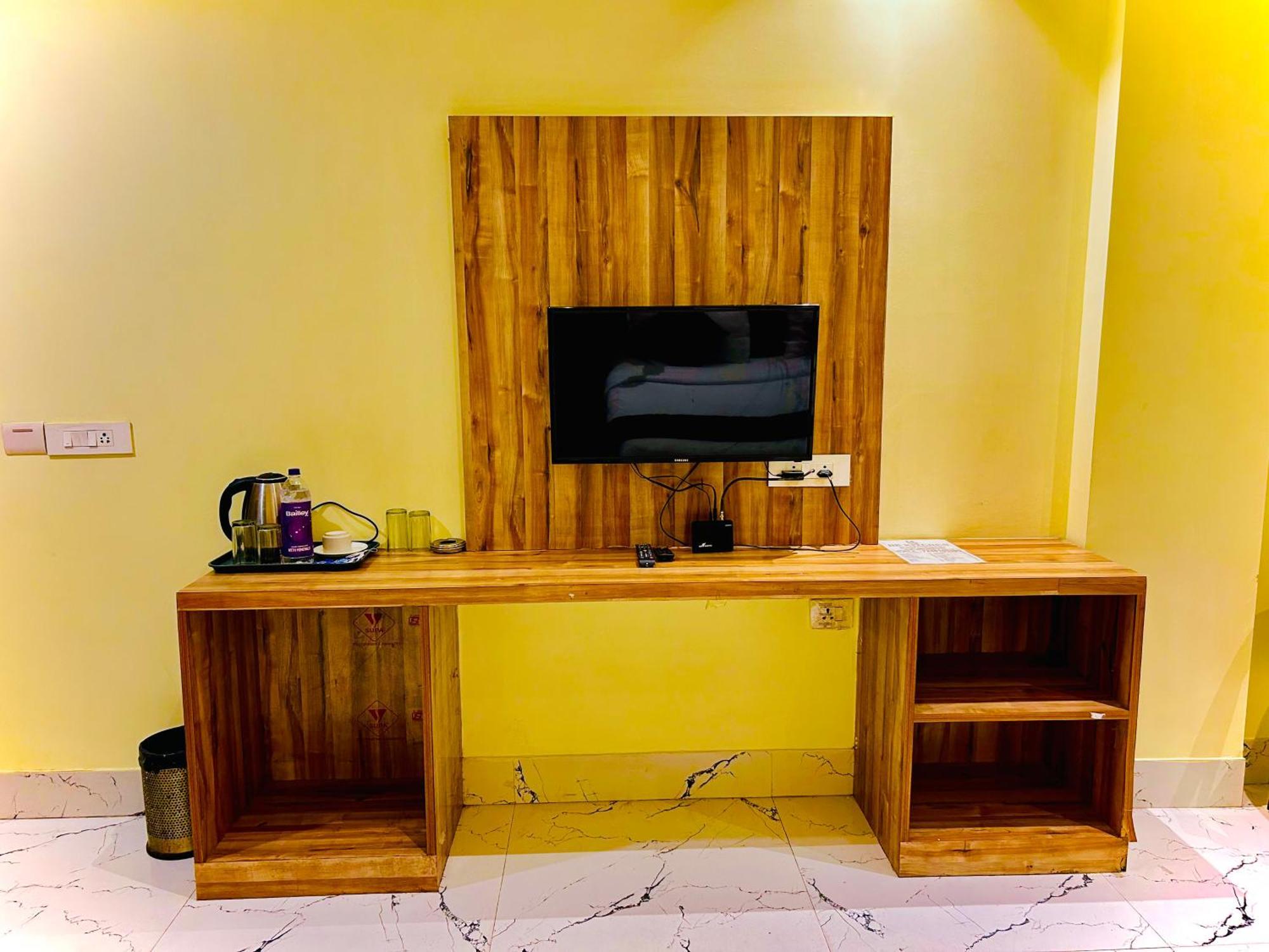 Goodluck House Near Terminal 3 Igi Airport Hotel New Delhi Bagian luar foto