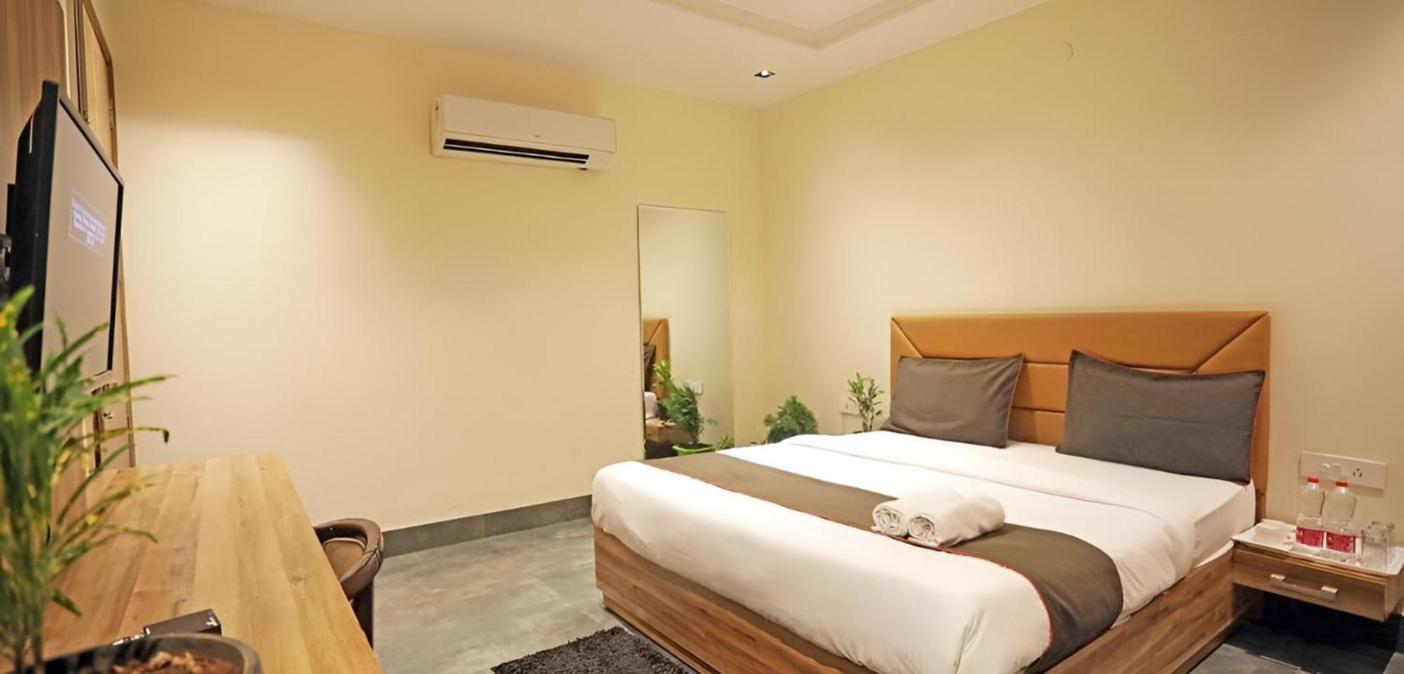 Goodluck House Near Terminal 3 Igi Airport Hotel New Delhi Bagian luar foto